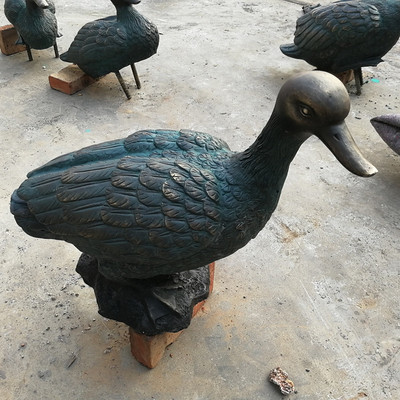 河北銅雕廠家 鑄銅鴨子雕塑 水景雕塑鴨子雕刻工藝品 青銅鴨子 純銅螃蟹雕塑 小區雕塑海馬噴水銅雕塑廠家